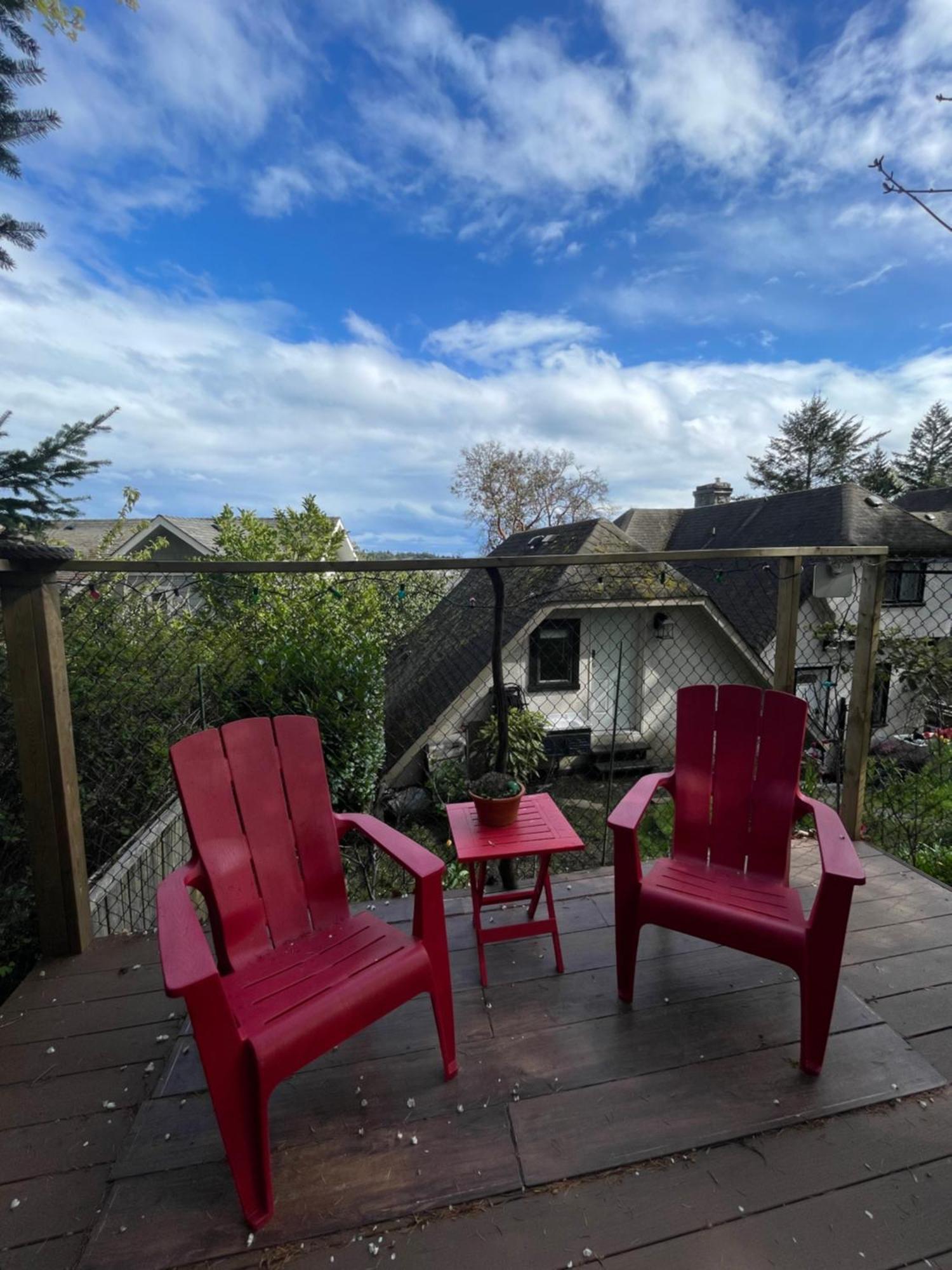 Uvic Ocean Forest Lodge *